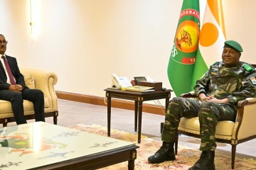 Le Président ABDOURAHAMANE TIANI et l'Ambassadeur BAROUDI examinent les perspectives de renforcement de la coopération bilatérale